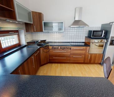 Pronájem bytu 3+kk 135 m², Laudonova 437, Praha - Photo 5