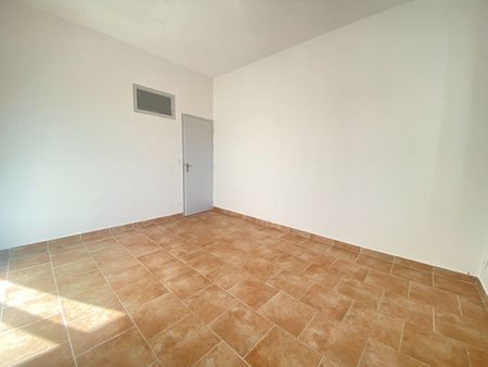 Location appartement 2 pièces, 51.76m², Lézignan-Corbières - Photo 2