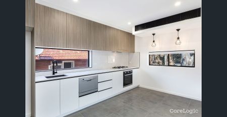 Fully furnished studio with ducted air conditioning and balcony in central Kogarah - Photo 4
