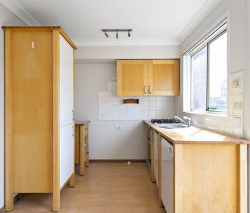 Neat 3 Bedroom Townhouse - Photo 3