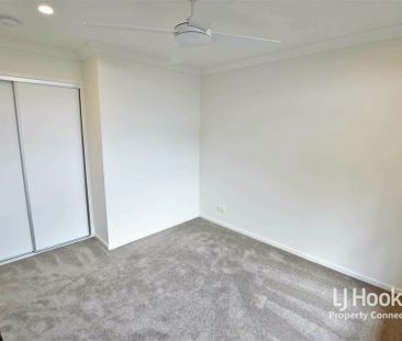 BEAUTIFUL HOME WITH 5kW SOLAR POWER - Photo 4