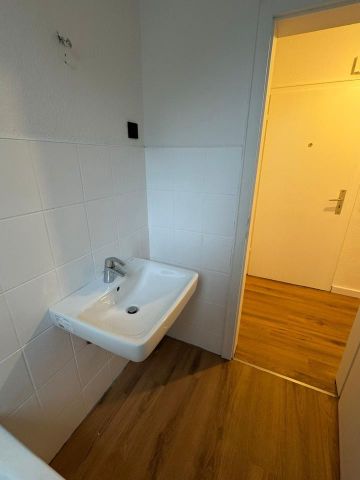 Modernes 2-Zimmer Wohlfühl-Zuhause im ruhigen Dachgeschoss - Photo 2