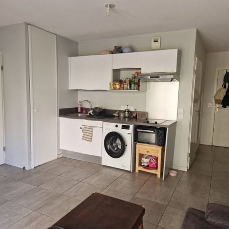 Location Appartement 2 pièces 38m² BORDEAUX 33800 - Photo 3
