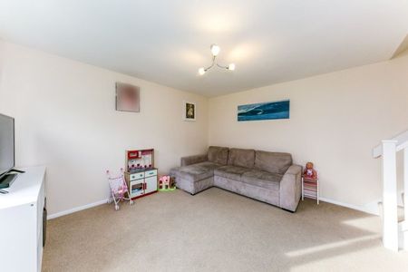 Weybrook Drive, Guildford - Photo 2