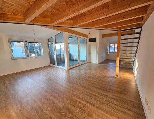 Dachgeschoss-Wohnung mit Galerie und Loggia - Photo 1