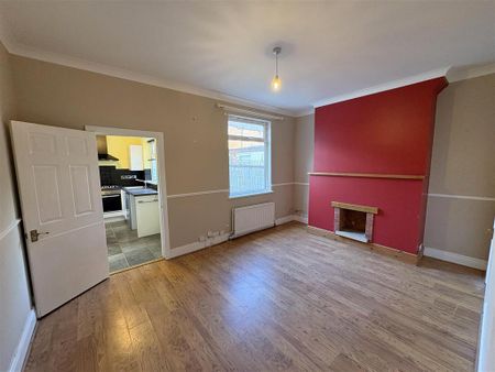 2 bedroom terraced house to rent - Photo 3