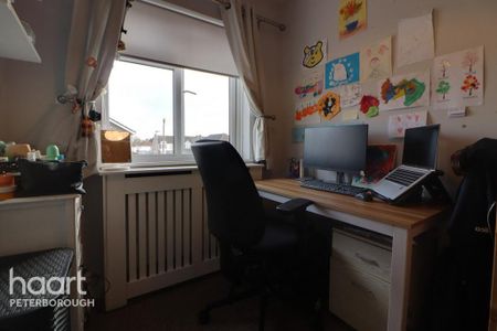 3 bedroom semi-detached house to rent - Photo 2