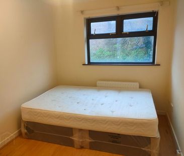 Unit 2, 21 University Avenue, Belfast, BT7 1GX - Photo 2