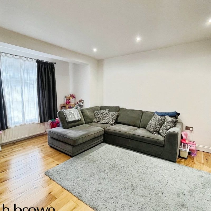 Ellerton Road - Photo 1