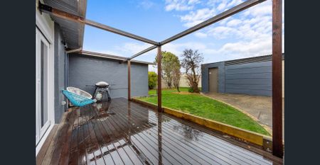 Neat & Convenient Living in a Central Wendouree Location - Photo 4