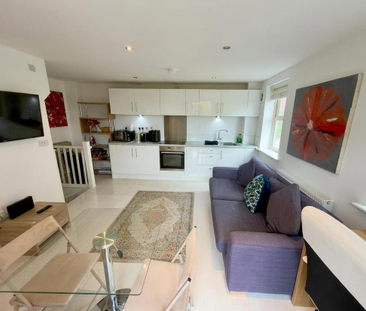 2 bedroom townhouse to rent - Photo 3