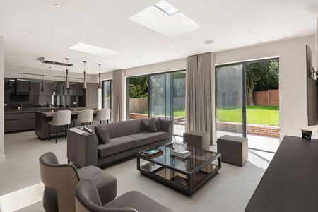 Ullswater Crescent, London, SW15 - Photo 5