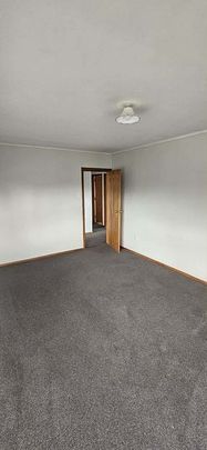 Family home 3-4 bedroom ready to move in - Photo 1