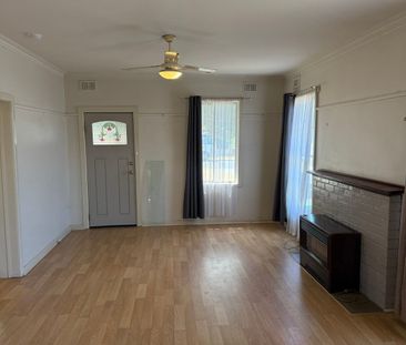 Immaculately Presented Residence - Photo 6