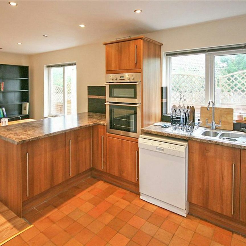 Blythway, Welwyn Garden City, Hertfordshire, AL7 1DS - Photo 1