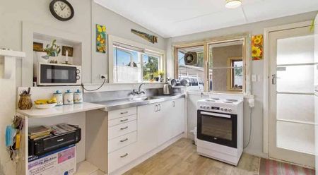 Cozy home in Waimate - Photo 2