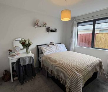 Modern 3-Bedroom Home in Fantastic Location - Photo 1