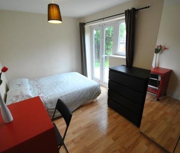 8 bedroom semi-detached house to rent - Photo 5