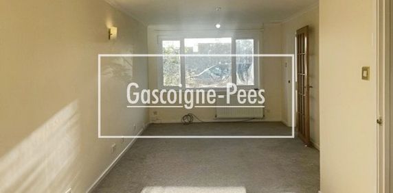 Brighton Hill, RG22 - Photo 2