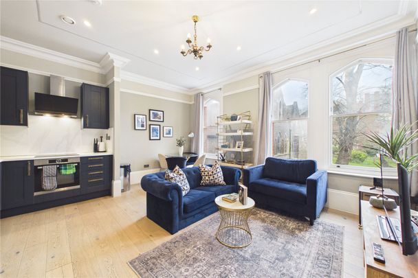 2 bedroom Flat in The Forbury, Reading - Photo 1