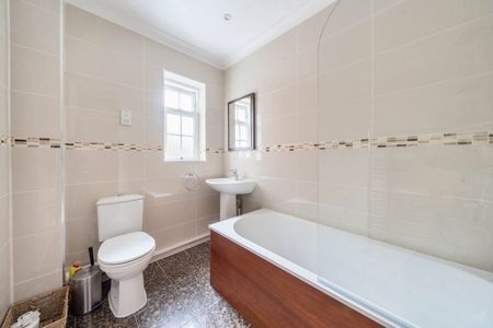Bulstrode Court, Gerrards Cross,SL9 - Photo 5