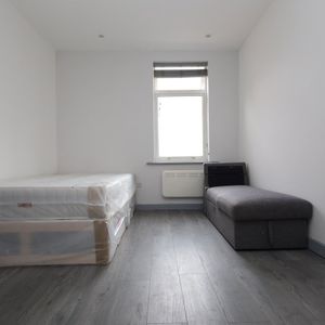 Studio Flat, Engleheart Road, SE6 - Photo 2