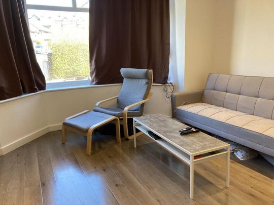 4 bedroom private hall to rent - Photo 1