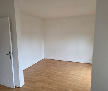 Location Appartement 1 pièce 25m² LE CHESNAY 78150 - Photo 5
