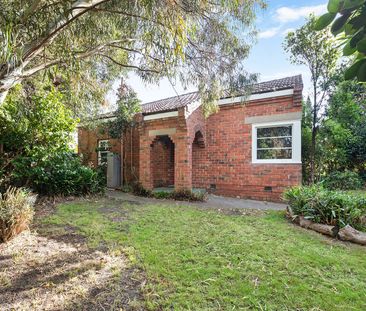 COSY HOME - RENOVATED - Photo 4