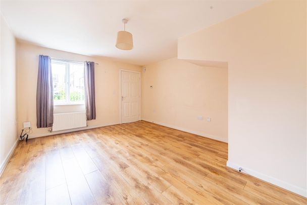 3 bed town house to rent in Elmwood Park Gardens, Newcastle Upon Tyne, NE13 - Photo 1