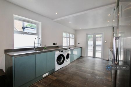 4 bedroom terraced house to rent - Photo 2