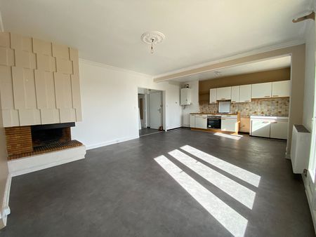 Location Appartement 3 pièces 70m² - Photo 3