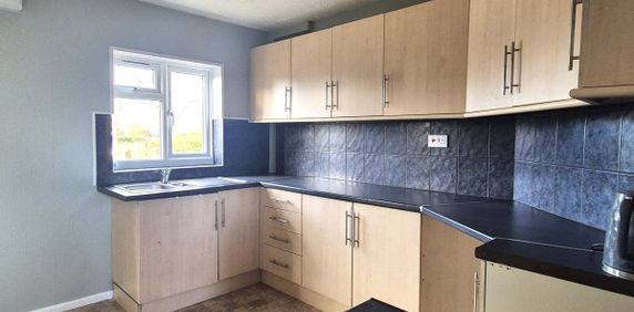 Sutton Crosses - Photo 2