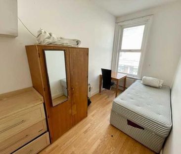 House share to rent - Photo 2