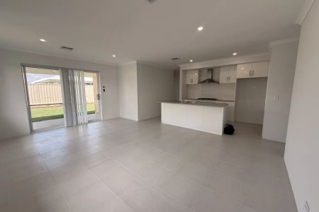 Stylish Family Home in Prime Secret Harbour Location - Photo 2