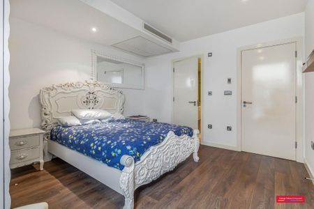 3 bedroom flat to rent - Photo 4