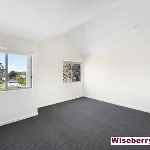 3-Bedroom Modern Townhouse - Photo 2