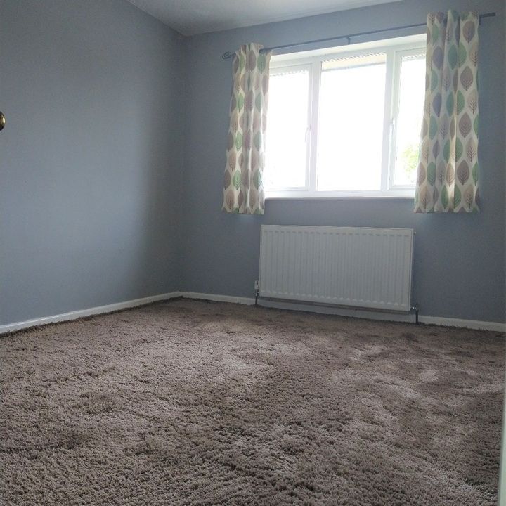 4 Bed Semi-Detached House, Glenroy Avenue, BS15 - Photo 1