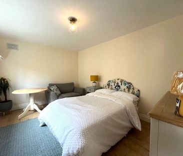 Larkspur, Newcastle, Co. Dublin - Photo 5