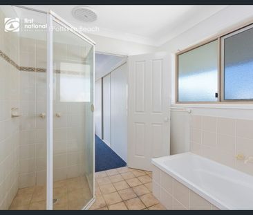 Spacious 3 Bedroom Townhouse - Photo 1