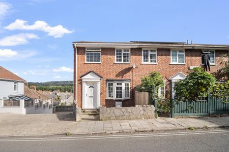 3 bedroom end of terrace house to rent - Photo 4