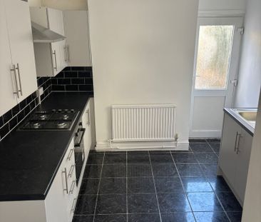 £1,250 PCM, Newly Refurbished Two Bedroom House with Enclosed Garde... - Photo 1