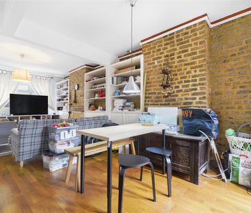 Terraced House To Let - Photo 2