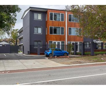 Superb Location - Photo 3