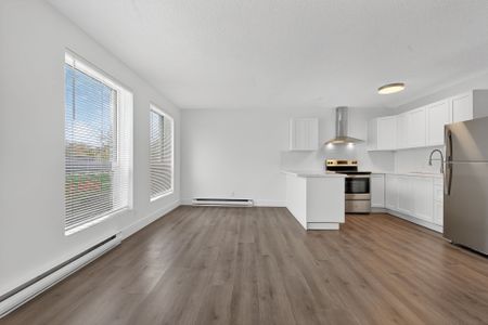 For Lease - 215 Danforth Avenue Unit# 3, Toronto, Ontario - Photo 3