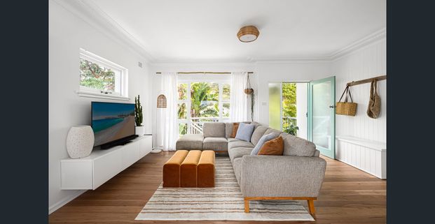 Stylish Top-Floor Duplex with House-Like Feel in a Peaceful Mona Vale Setting - Photo 1