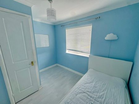 3 bedroom semi-detached house to rent - Photo 5