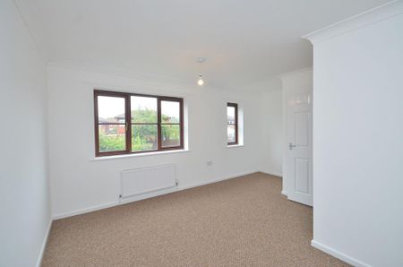 3 bedroom link detached house to rent - Photo 2