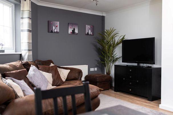 2 Bed Flat, Bursledon Road, SO19 - Photo 1