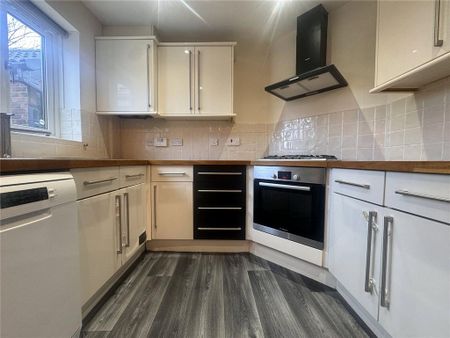 3 bedroom detached house to rent - Photo 4